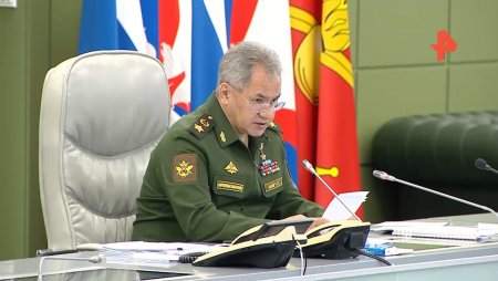 Министр обороны рассказал о ситуации с COVID-19 в армии