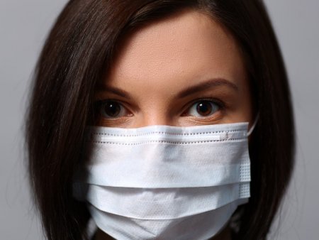 ВОЗ официально признала пользу масок и изменила рекомендации по их использованию